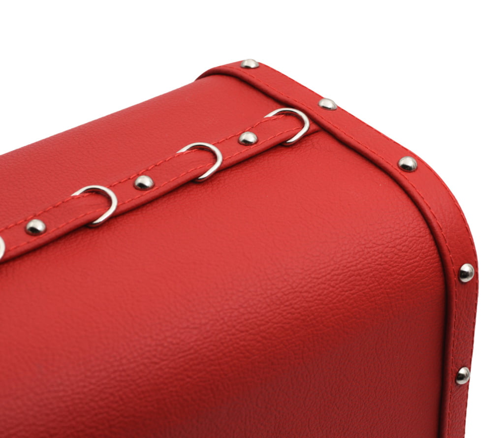 KAIUT Rock’n’Leather speaker in Red with Studs. Detail Photo